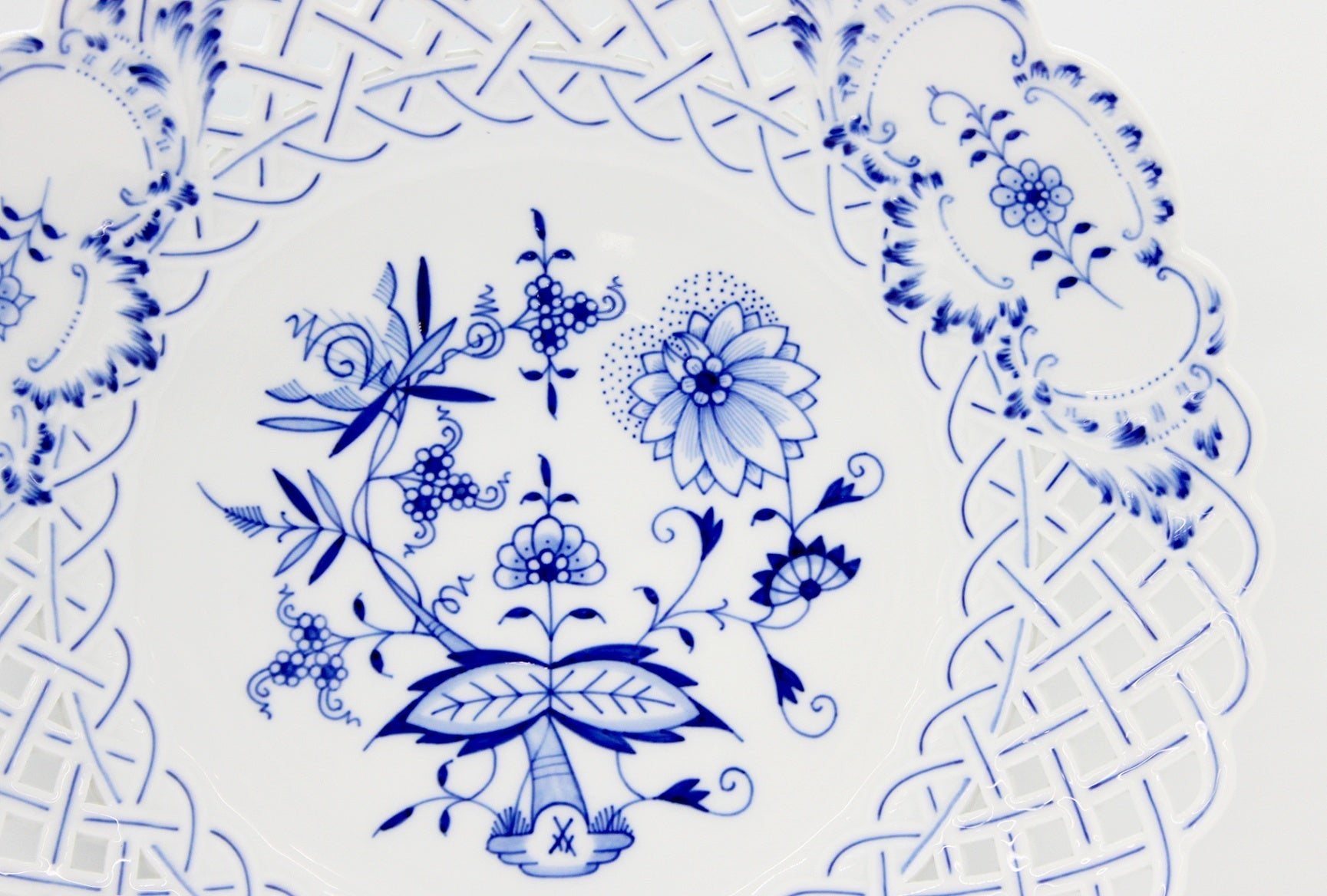 Meissen(マイセン) ブルーオニオン 透かし飾り皿 メッシュ プレート 29cm 800101/54804 - 安心保証・業界最安値の販売 福助